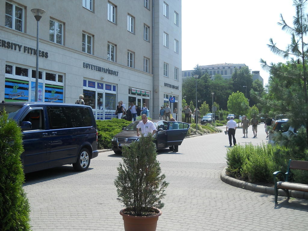 Uni-Hotel Diakotthon Miskolc Buitenkant foto