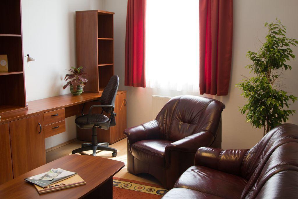 Uni-Hotel Diakotthon Miskolc Buitenkant foto
